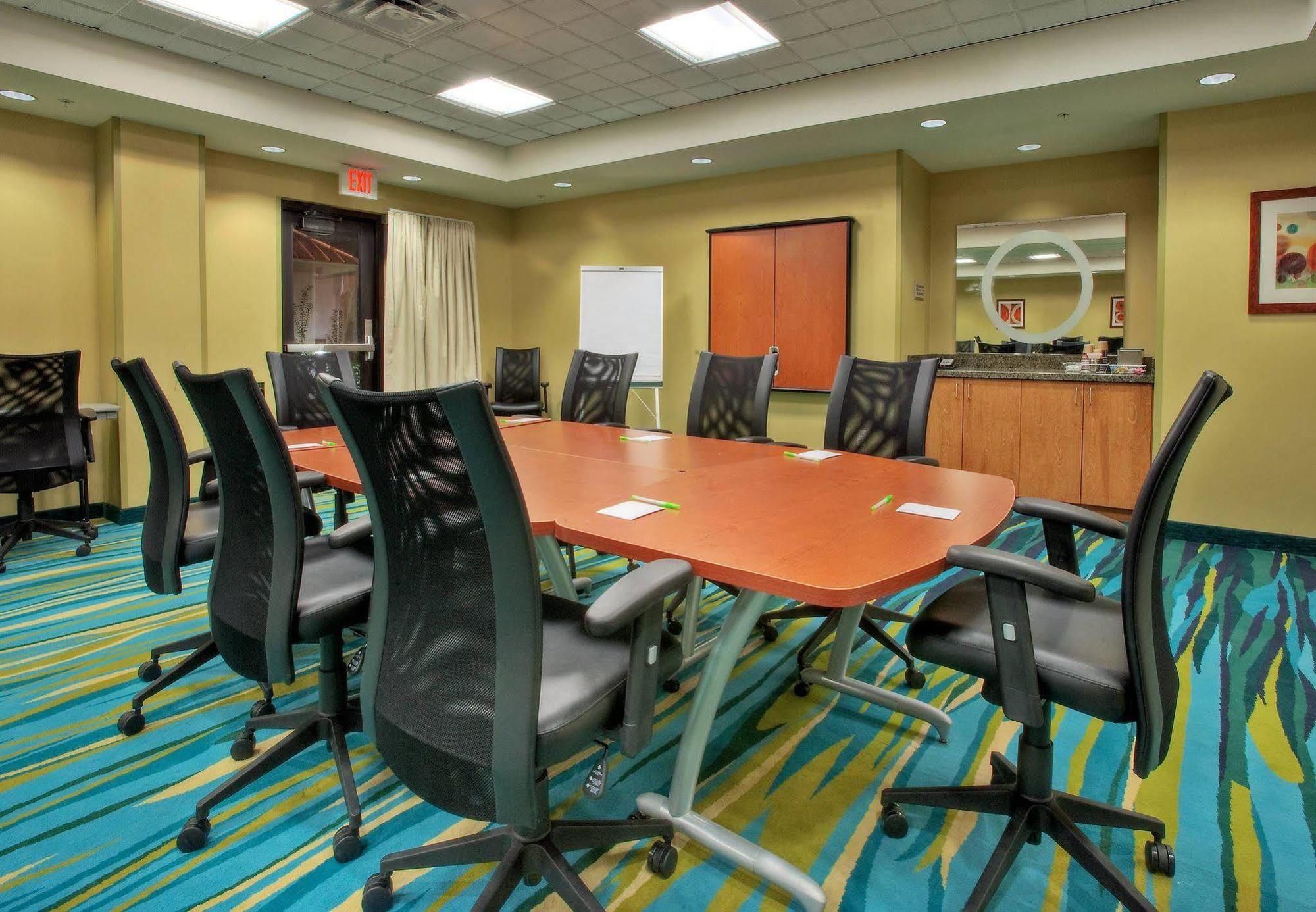 Springhill Suites By Marriott Baton Rouge North / Airport Удобства фото
